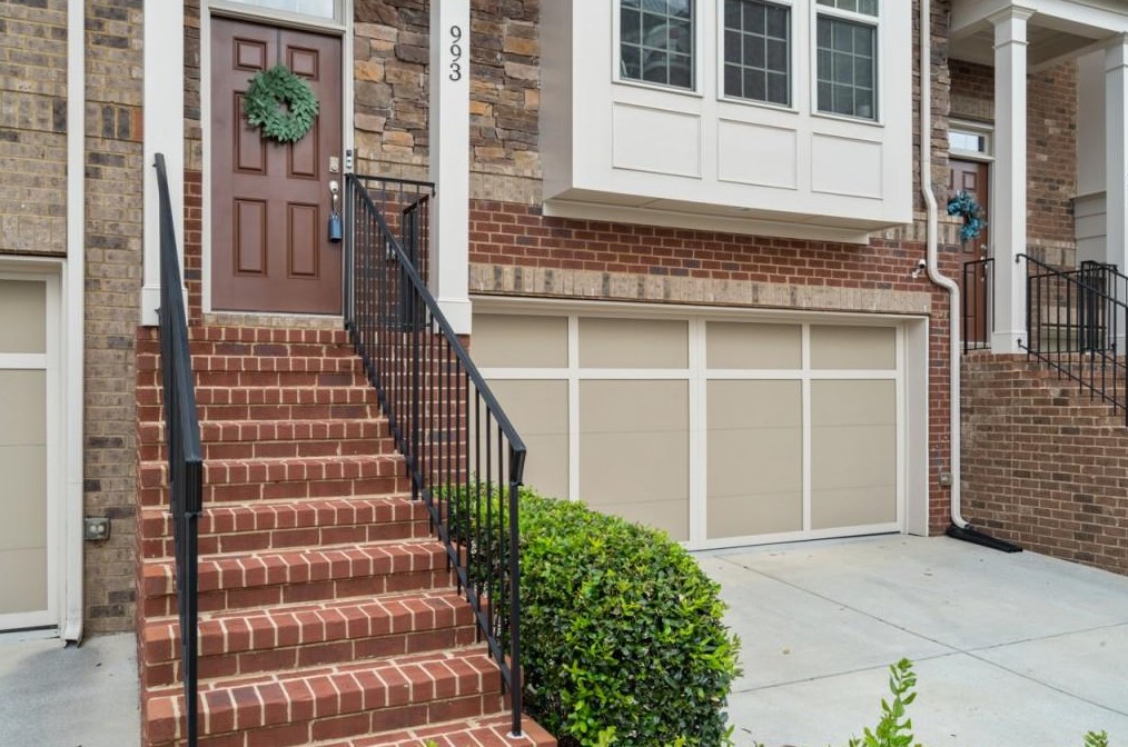 993 Sibley Ln, Atlanta, GA 30324-3101