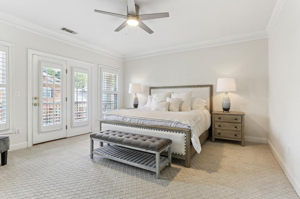 2552 Oglethorpe Cir, Atlanta GA  30319-6602 exterior
