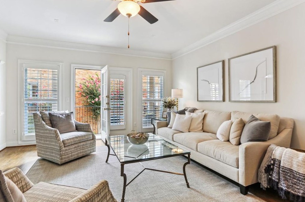 2552 Oglethorpe Cir, Atlanta GA  30319-6602 exterior
