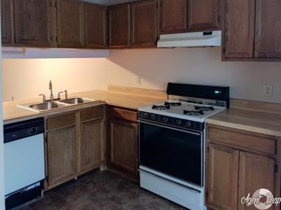 2035 Charter Mnr, Lithonia, GA 30058