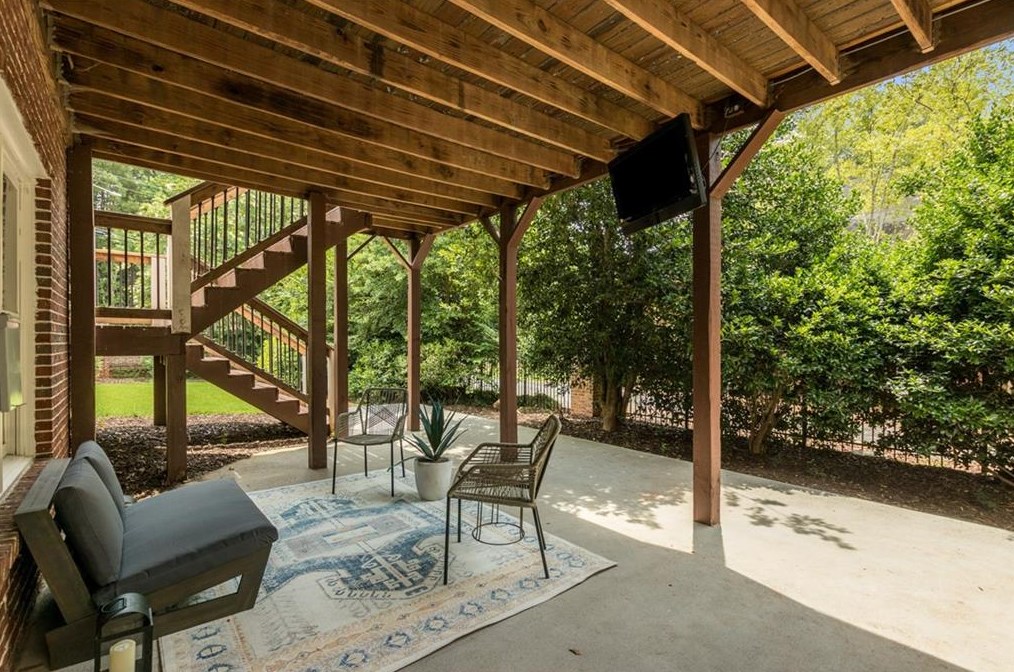 3090 Haynes Trl, Alpharetta GA  30022-1141 exterior