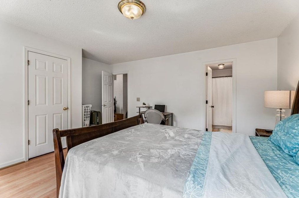 1004 Windy Oaks Ct, Smyrna GA 30080-2243 exterior