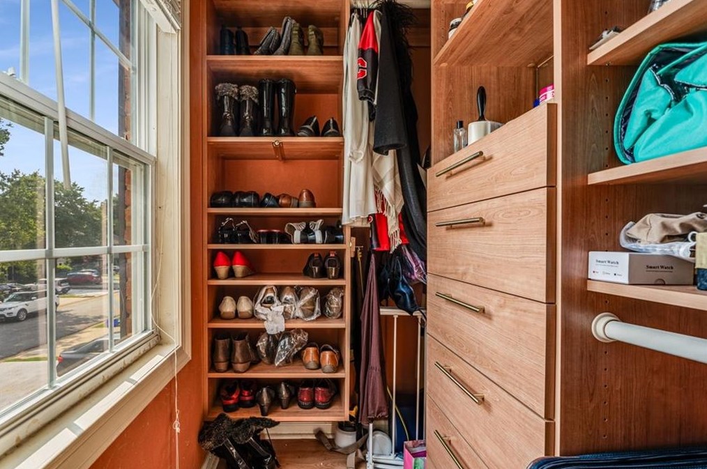 1004 Windy Oaks Ct, Smyrna GA 30080-2243 exterior