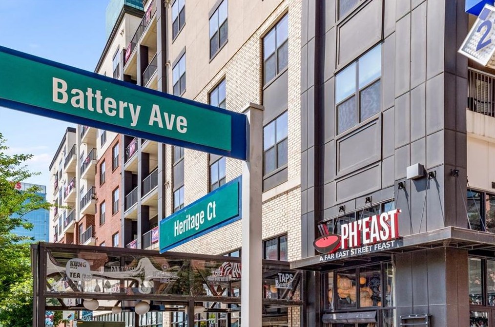 1004 Windy Oaks Ct, Smyrna GA 30080-2243 exterior