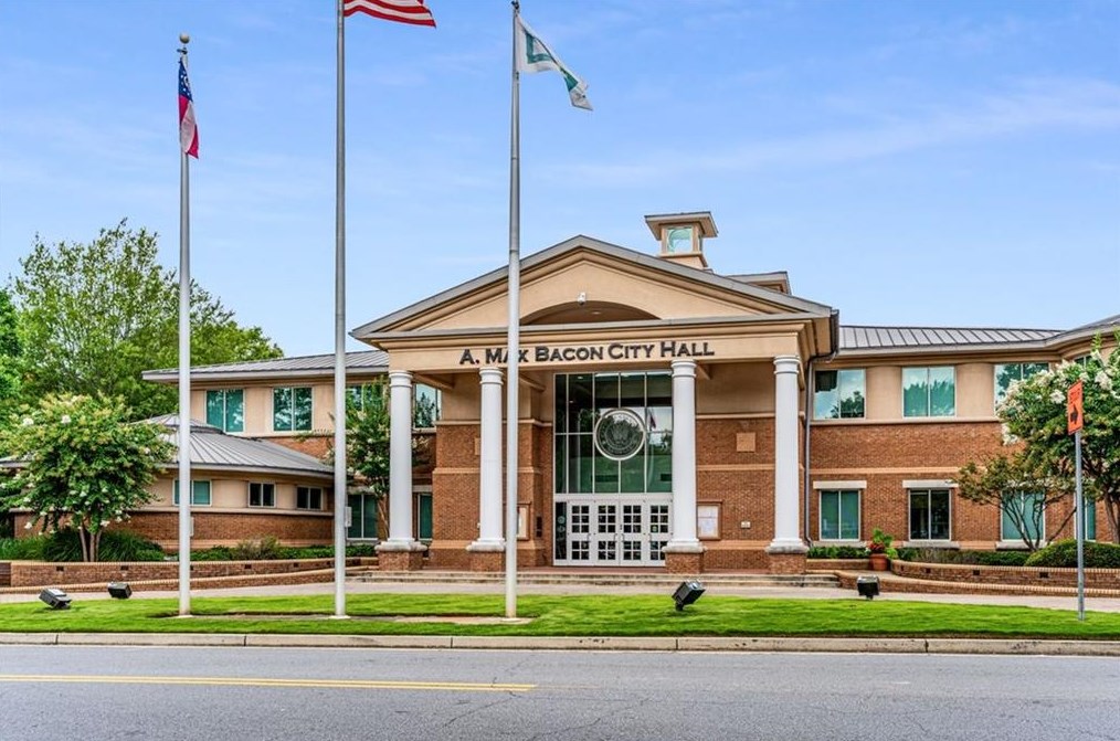 1004 Windy Oaks Ct, Smyrna GA 30080-2243 exterior