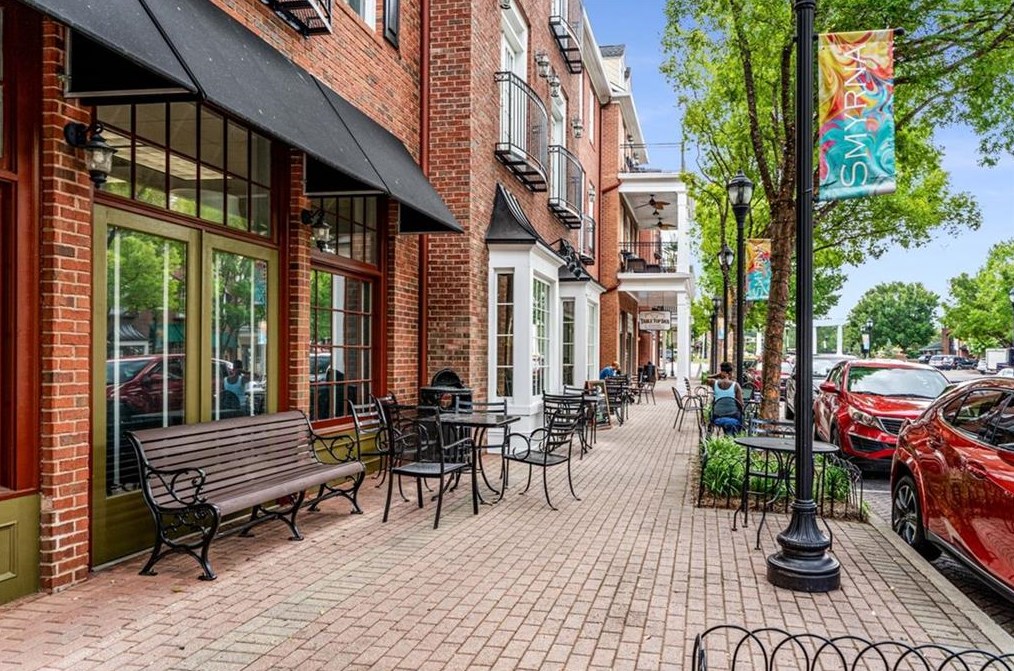 1004 Windy Oaks Ct, Smyrna GA 30080-2243 exterior