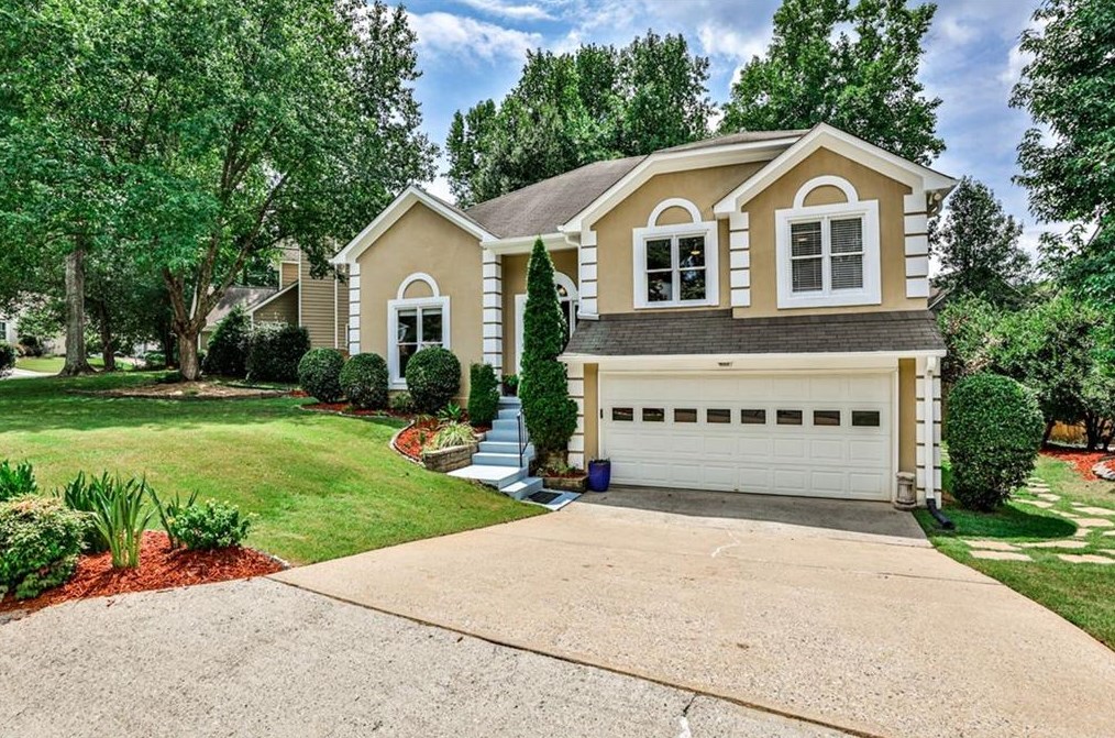 8930 Club River Dr, Roswell, GA 30076-4420