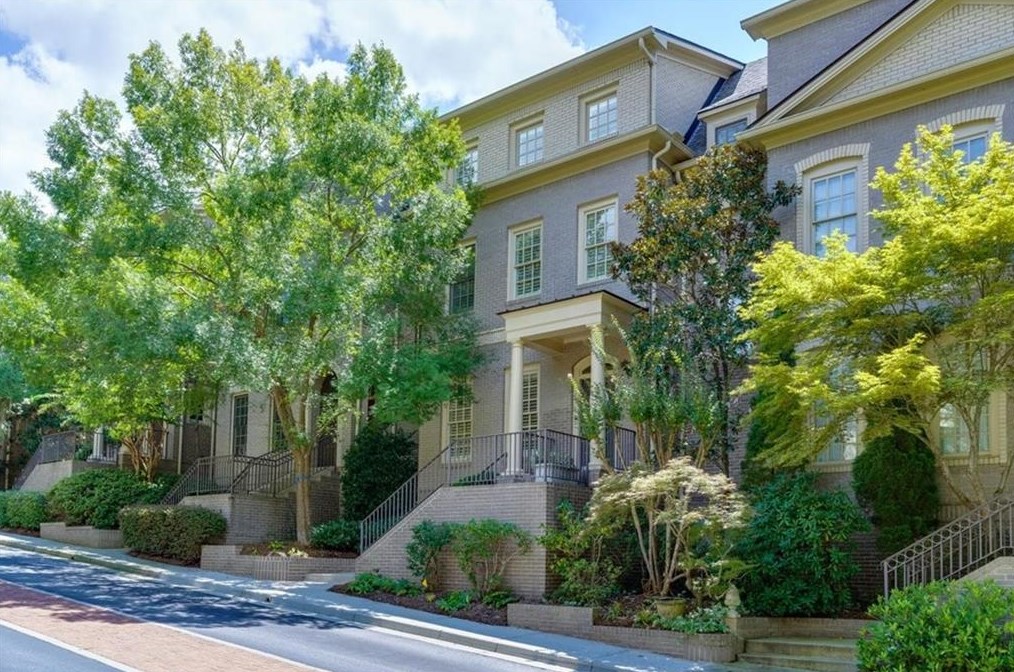 2006 Kensington Green Dr, Smyrna GA  30080-6482 exterior