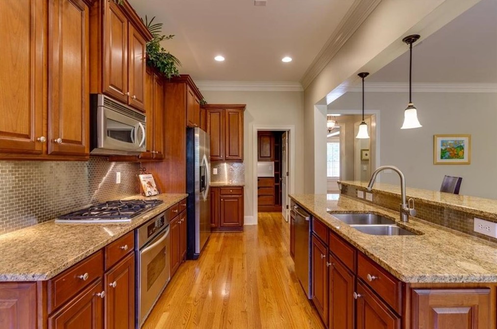 2006 Kensington Green Dr, Smyrna GA  30080-6482 exterior