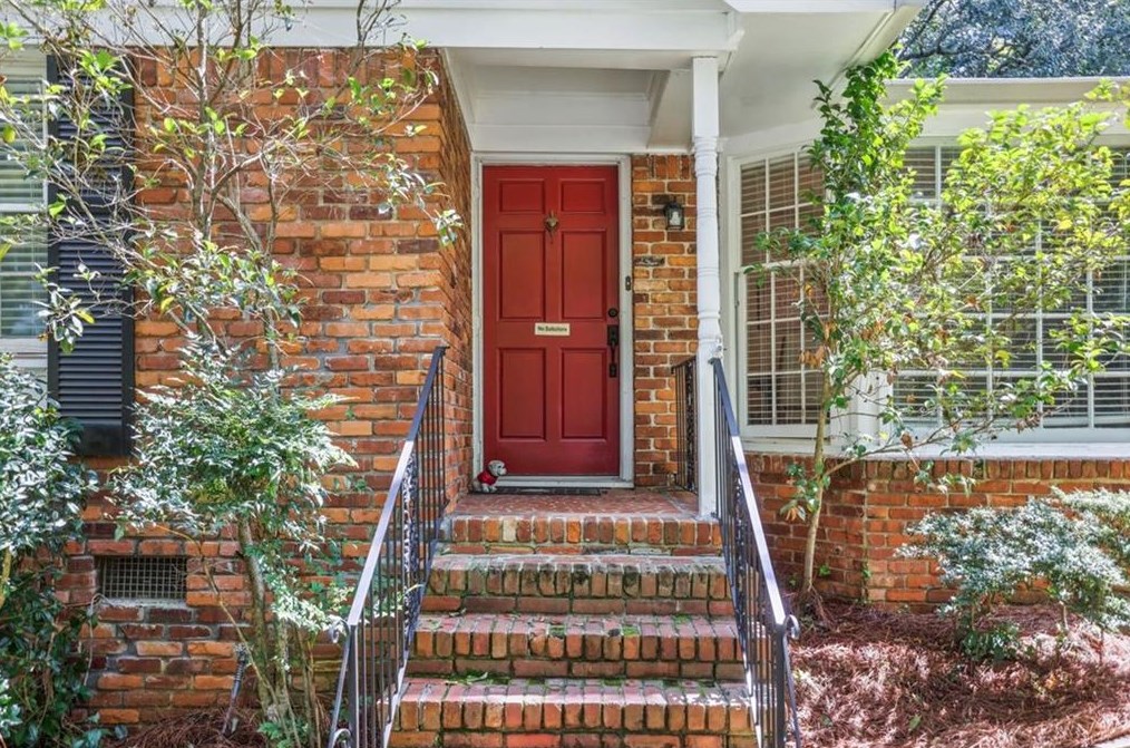6595 Wright Cir, Atlanta GA  30328-3147 exterior