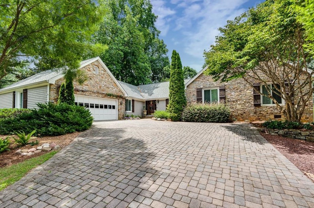 5265 Trowbridge Dr, Atlanta, GA 30338-3620