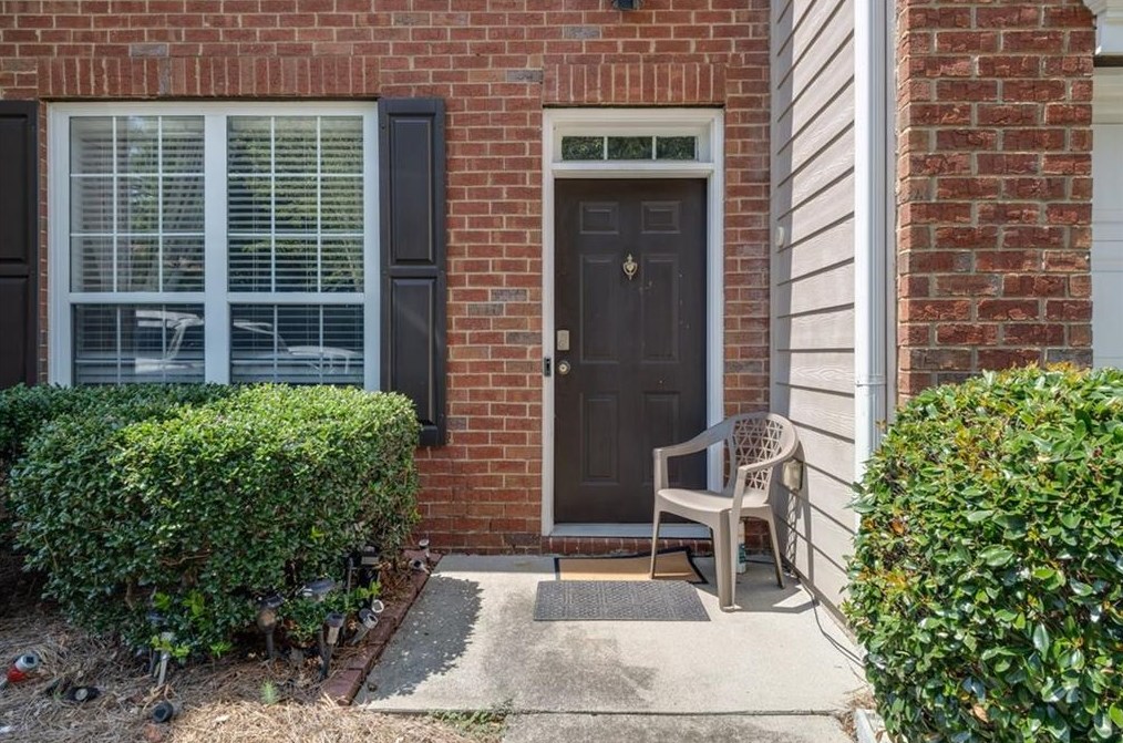 25 Oak Green Dr, Lawrenceville, GA 30044-7355