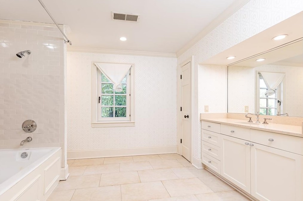 160 Peachtree Way, Atlanta GA 30338-3109 exterior