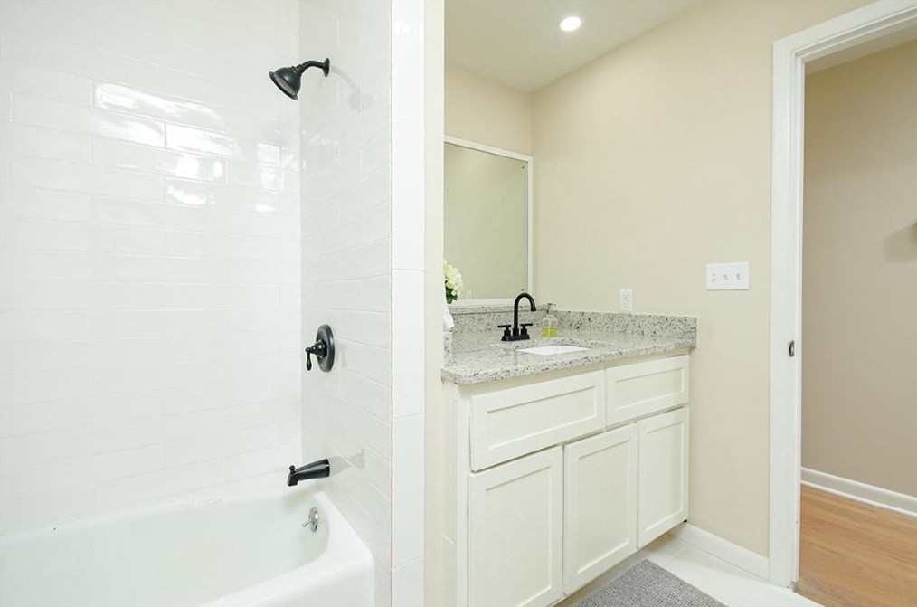 4205 Williamsburg Dr, Atlanta GA  30337-4527 exterior
