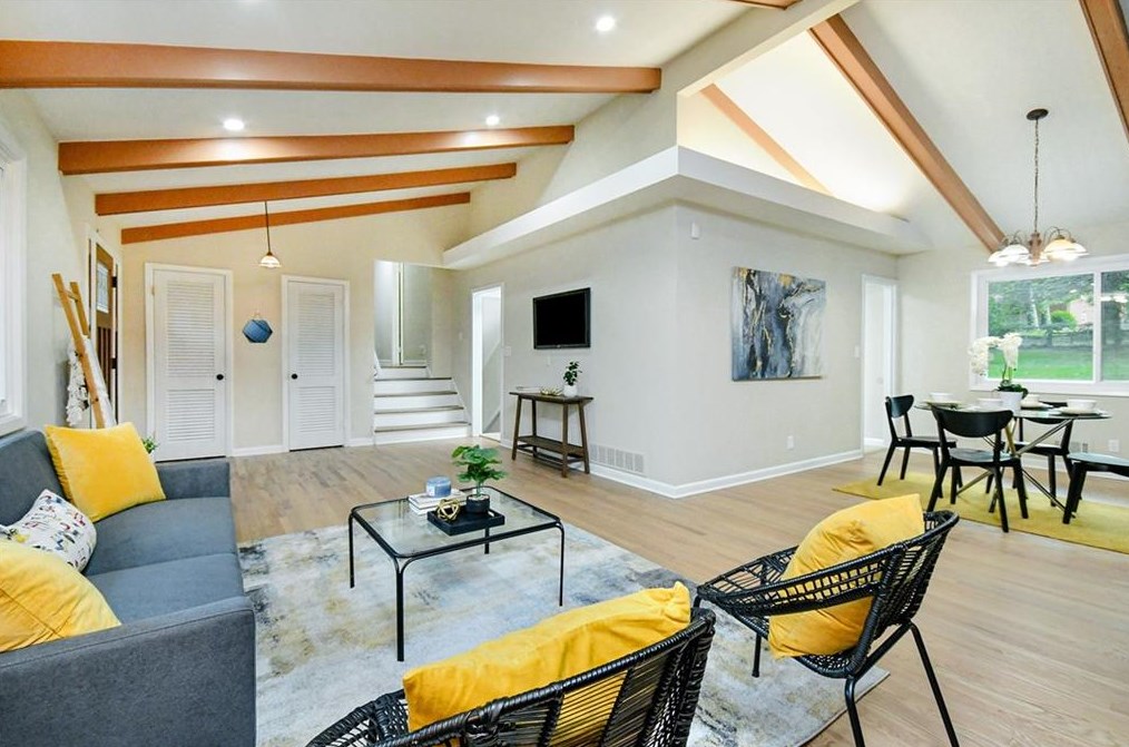 4205 Williamsburg Dr, Atlanta GA  30337-4527 exterior