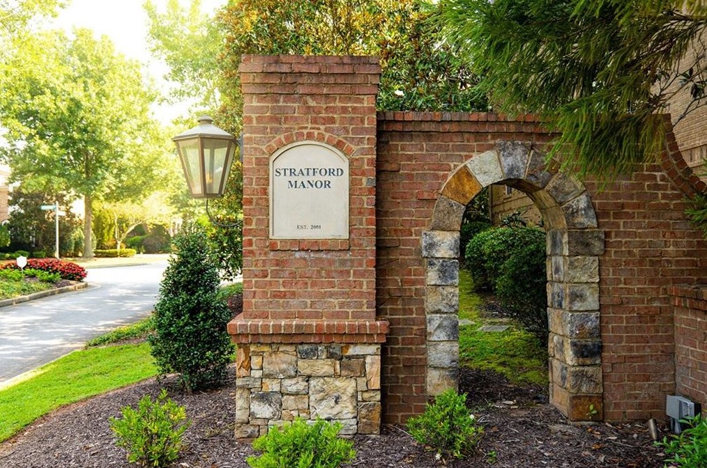 7882 Stratford Ln, Atlanta, GA 30350-4156