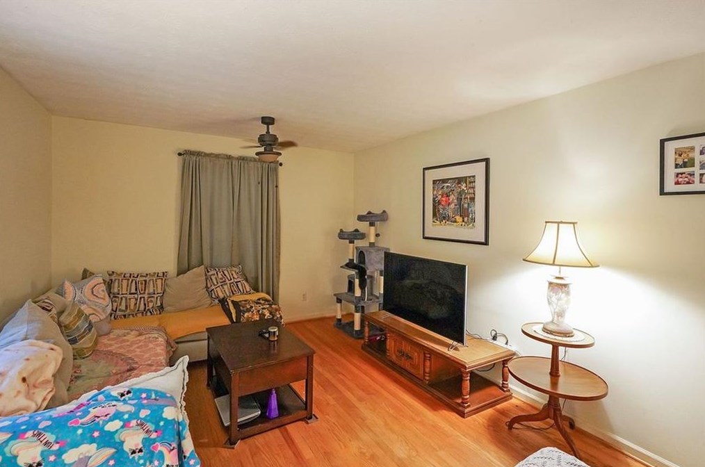 571 Norton Cir, Smyrna GA  30082-2123 exterior