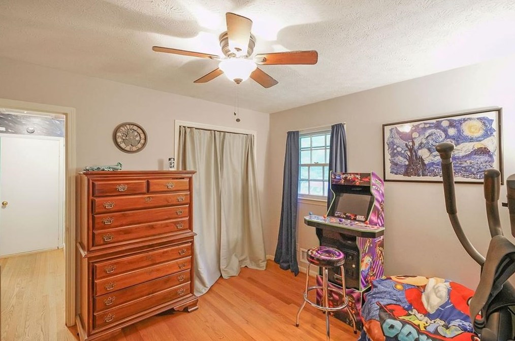 571 Norton Cir, Smyrna GA  30082-2123 exterior