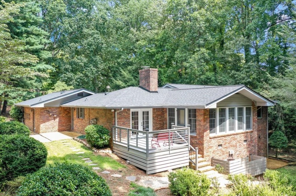 3526 Edgewood Cir, Gainesville, GA 30506-1538
