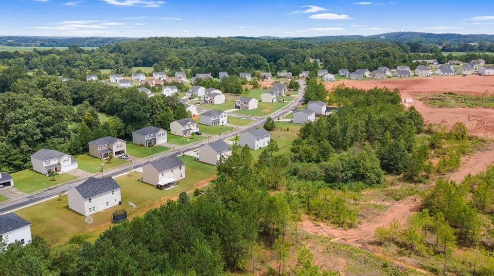 753 Riverside Dr, Calhoun GA 30701-5415 exterior