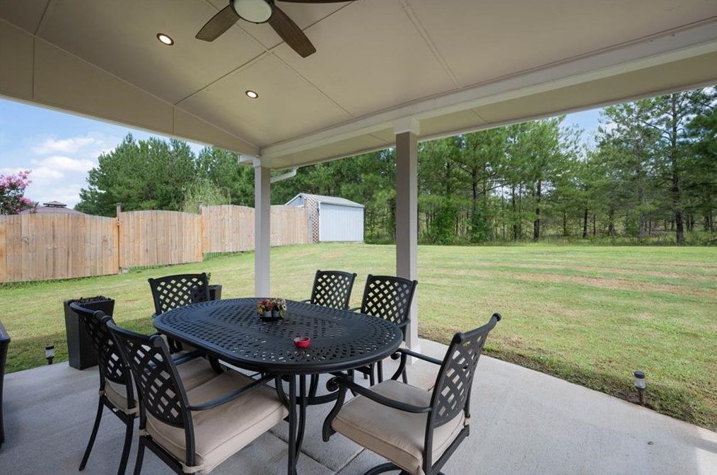 753 Riverside Dr, Calhoun GA 30701-5415 exterior