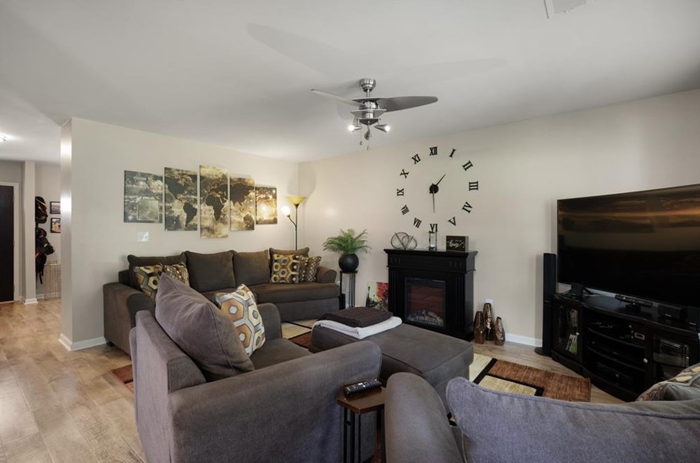 753 Riverside Dr, Calhoun GA 30701-5415 exterior