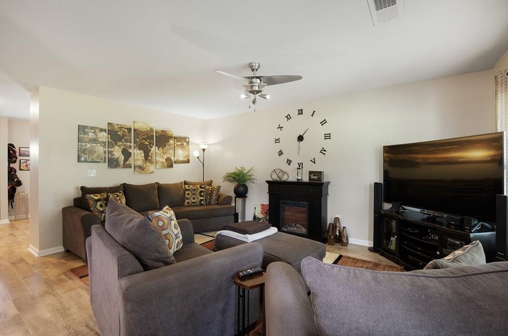 753 Riverside Dr, Calhoun GA 30701-5415 exterior