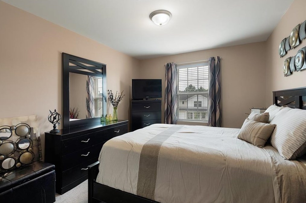 753 Riverside Dr, Calhoun GA 30701-5415 exterior