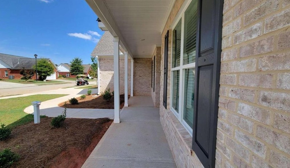 443 Crossroads Dr, Social Circle, GA 30025