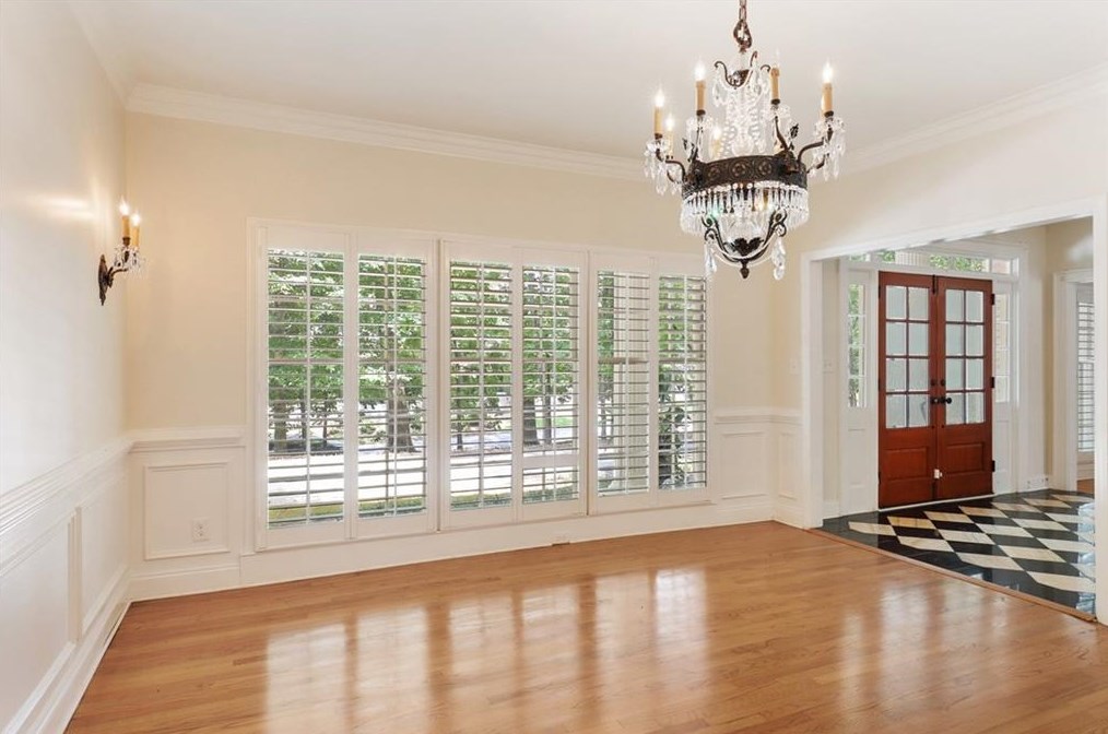 1190 Paces Ferry Rd, Atlanta GA  30327-2313 exterior