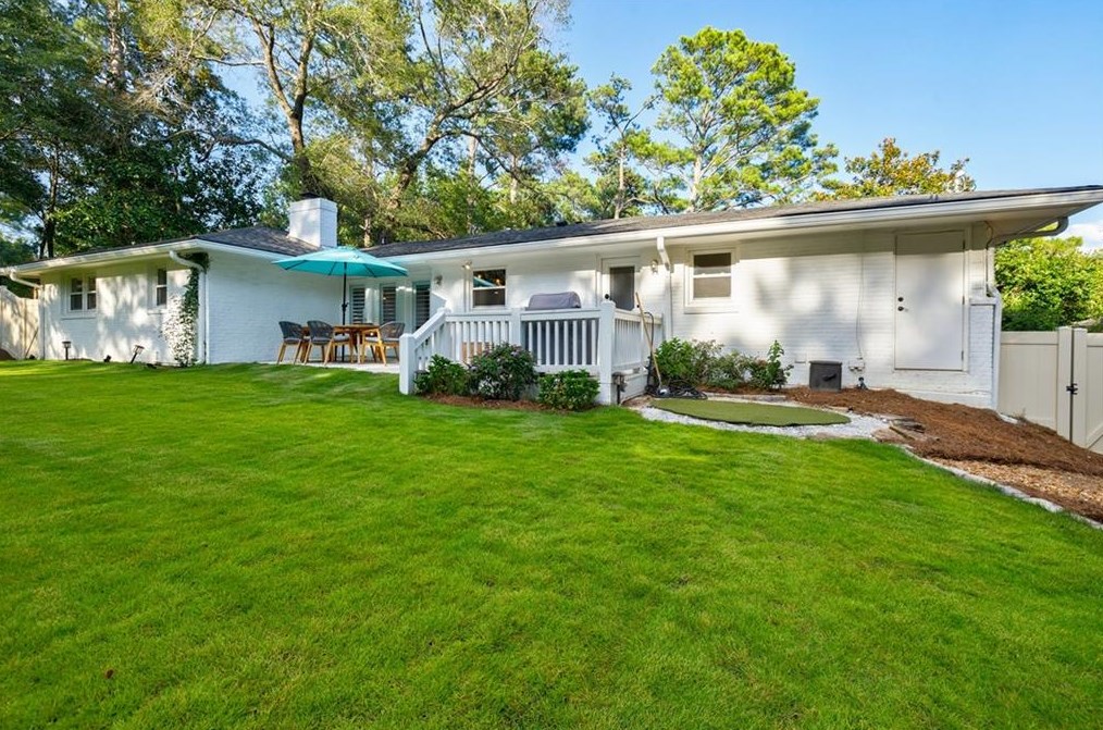 3306 Pine Meadow Rd, Atlanta GA  30327-2220 exterior