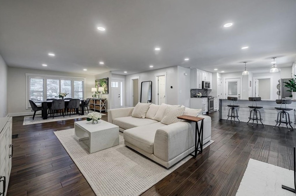 3306 Pine Meadow Rd, Atlanta GA  30327-2220 exterior
