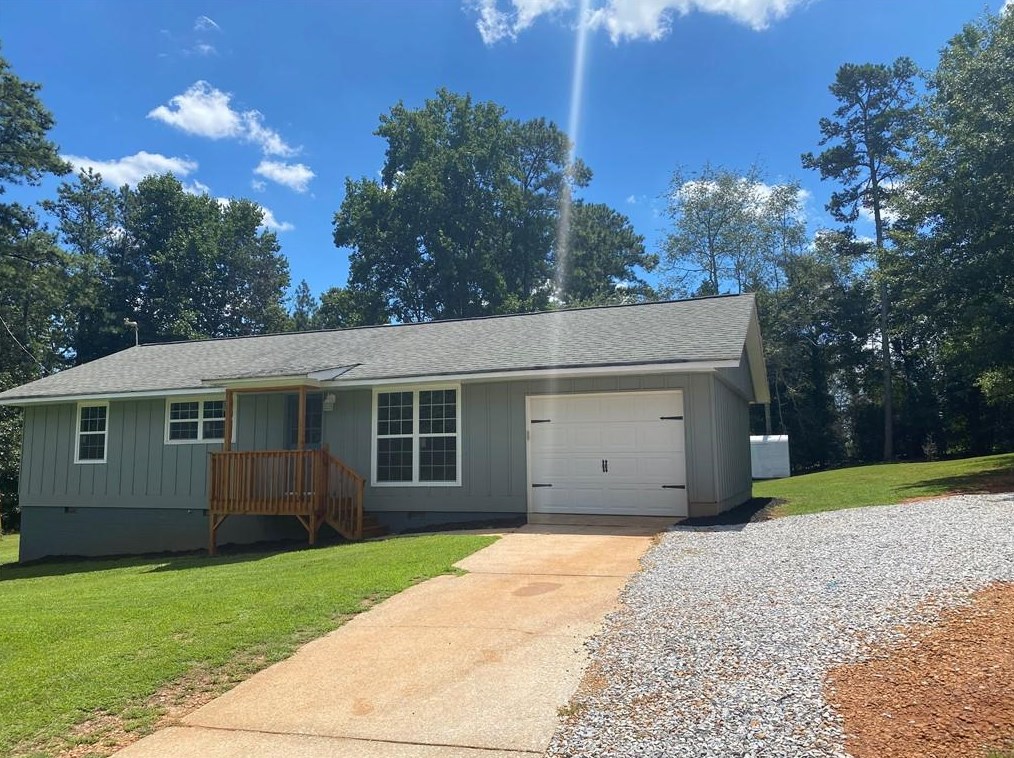 2011 Willow Rd, Gainesville, GA 30507-8346