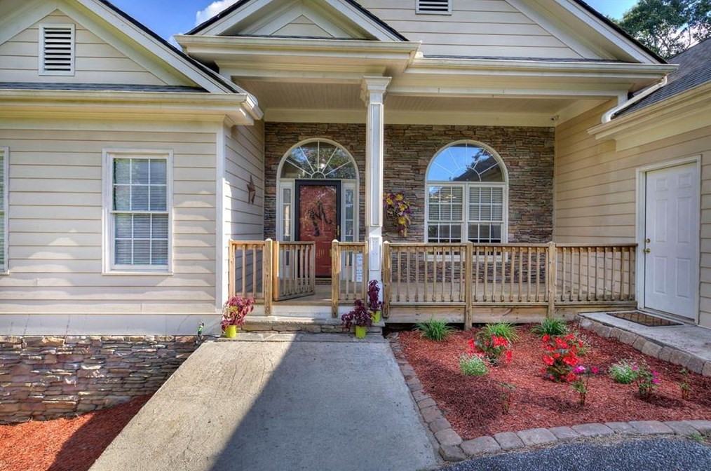 20 Hidden Valley Ln, Euharlee, GA 30121-5520