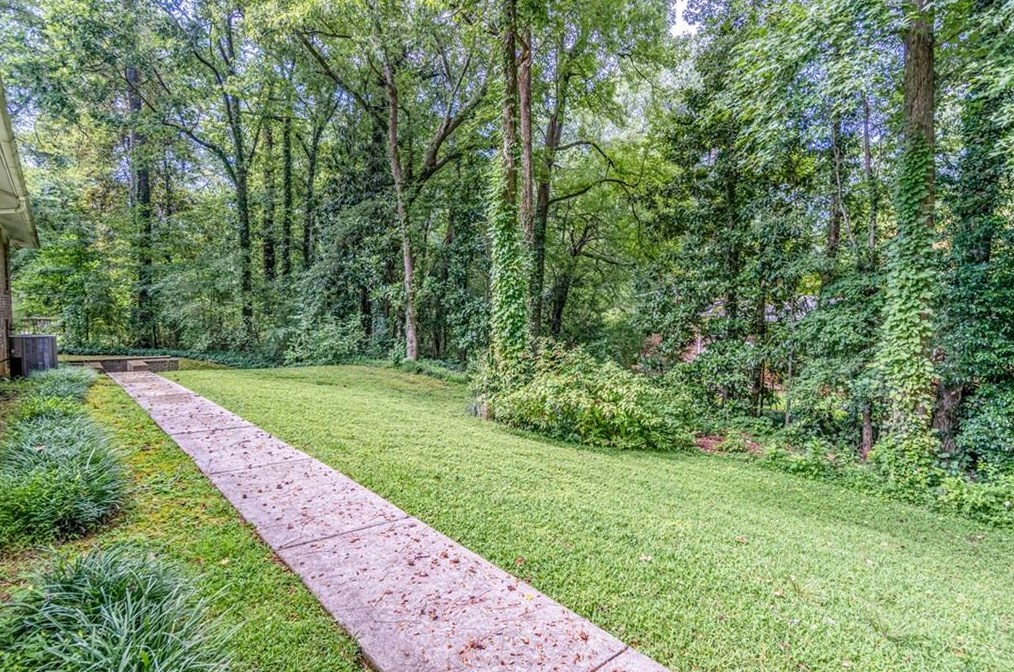 1818 Ramble Ct, Decatur GA  30033-1117 exterior