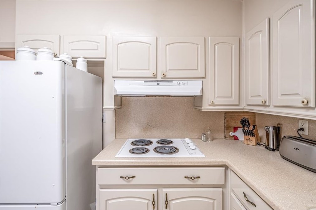 1818 Ramble Ct, Decatur GA  30033-1117 exterior