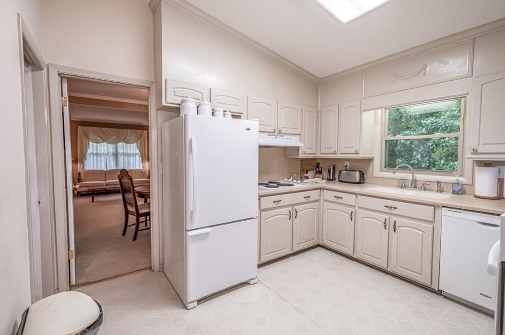 1818 Ramble Ct, Decatur GA  30033-1117 exterior