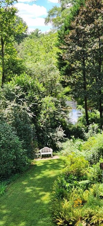 101 Peachtree Way, Atlanta GA 30305-3711 exterior