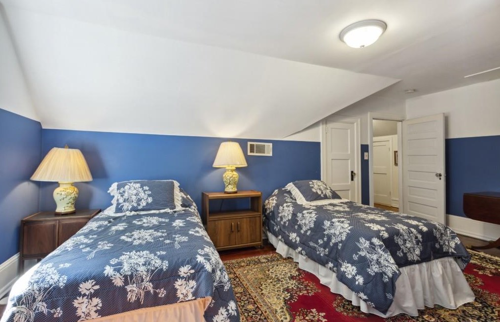 101 Peachtree Way, Atlanta GA 30305-3711 exterior