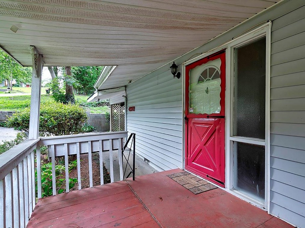 4970 Fairmont Rd, Smyrna GA  30082-5107 exterior