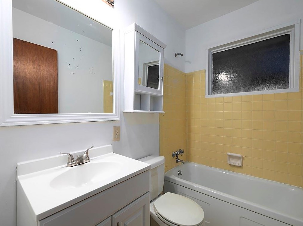 4970 Fairmont Rd, Smyrna GA  30082-5107 exterior