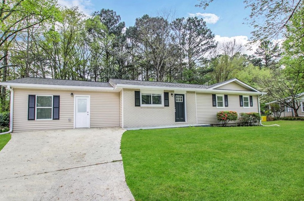 8673 Chestnut Ln, Lithia Springs, GA 30122