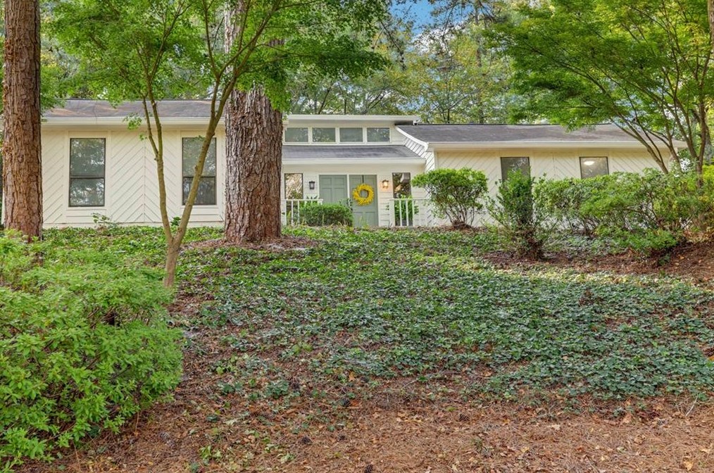 9805 Summer Oaks Dr, Roswell, GA 30076-2603