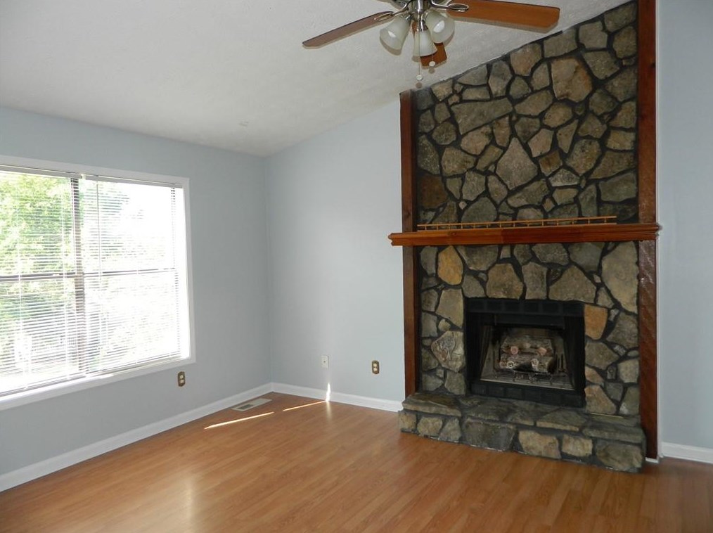 5782 Glenn Hollow Ln, Norcross, GA 30071