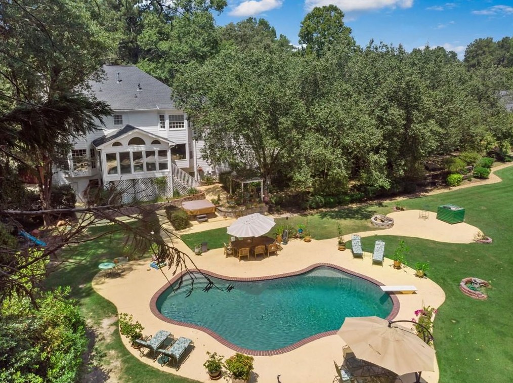 2390 Sassafrass Ln, Powder Springs, GA 30127-1443