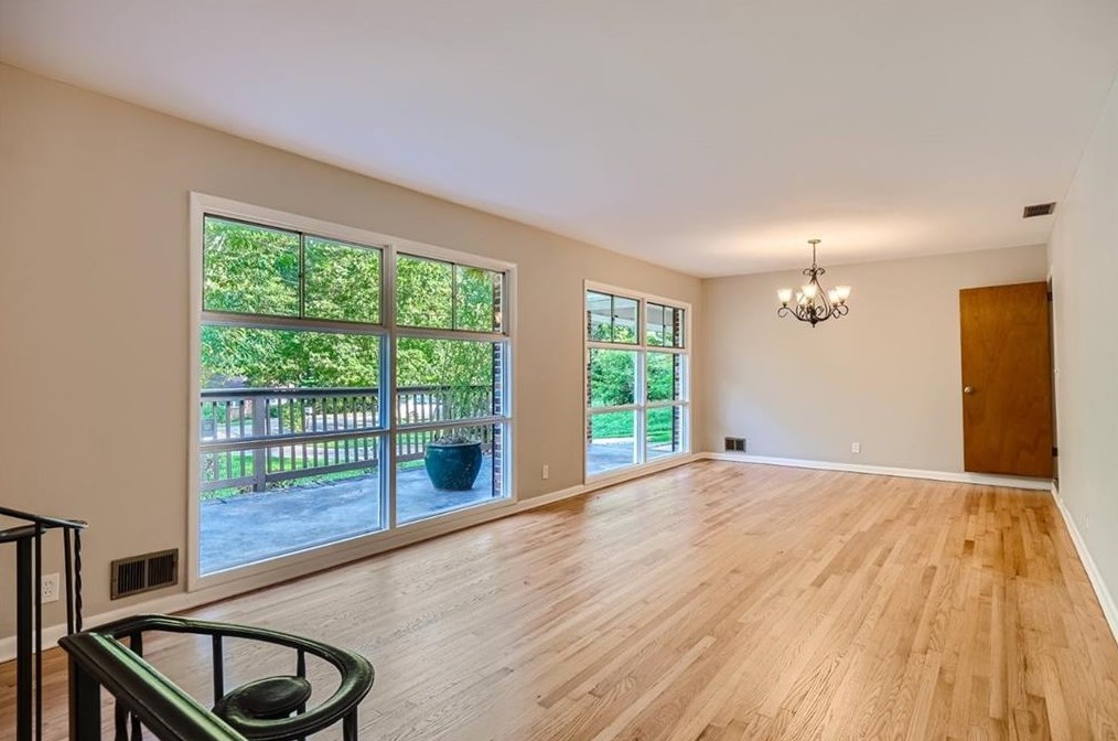 417 Greenridge Cir, Stone Mountain, GA 30083