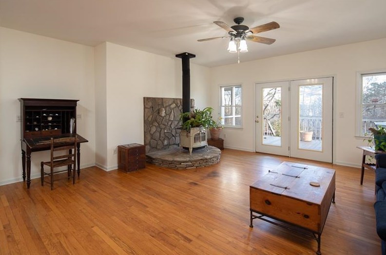 835 Sleepy Hollow Rd, Dahlonega, GA 30533