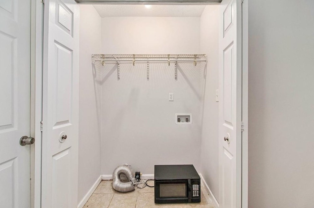 3385 Hollow Tree Dr, Decatur GA  30034-6317 exterior