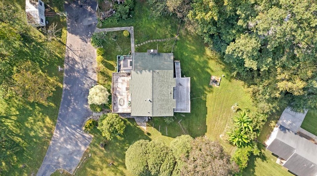 1703 Snapfinger Rd, Decatur GA  30032-6101 exterior