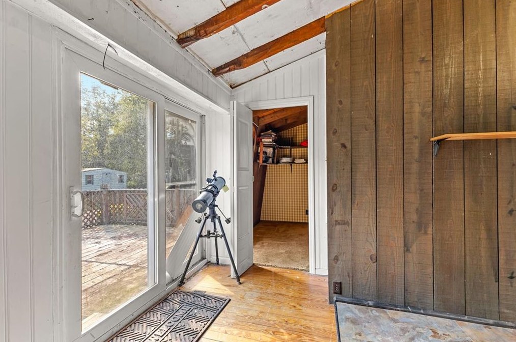 1703 Snapfinger Rd, Decatur GA  30032-6101 exterior